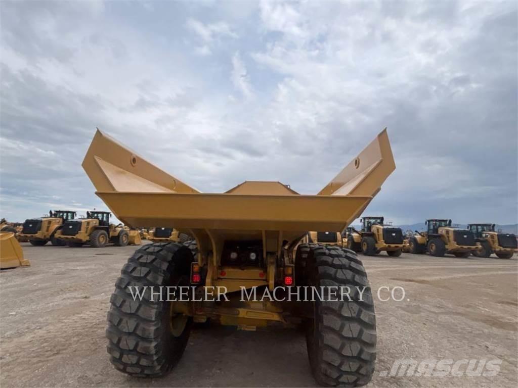CAT 725 アーティキュレート式ダンプトラック