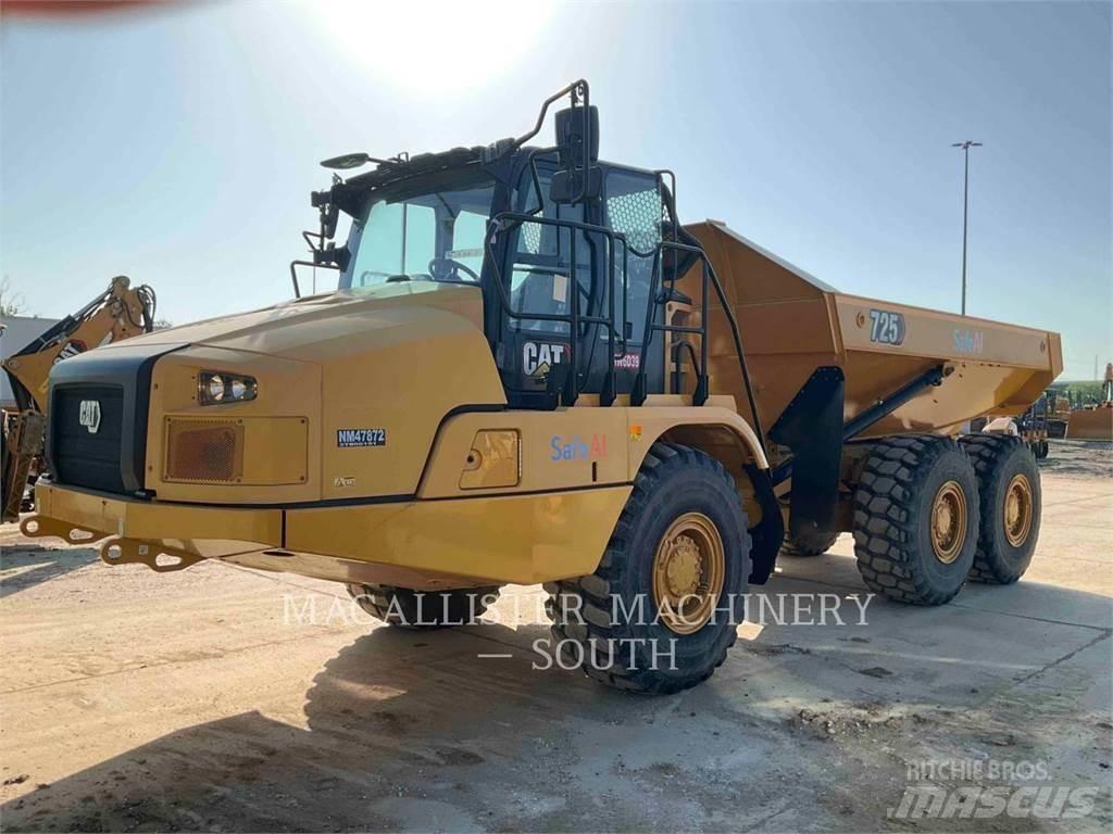 CAT 725 アーティキュレート式ダンプトラック