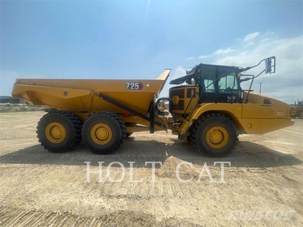 CAT 725 アーティキュレート式ダンプトラック
