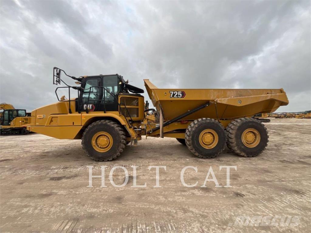 CAT 725 アーティキュレート式ダンプトラック