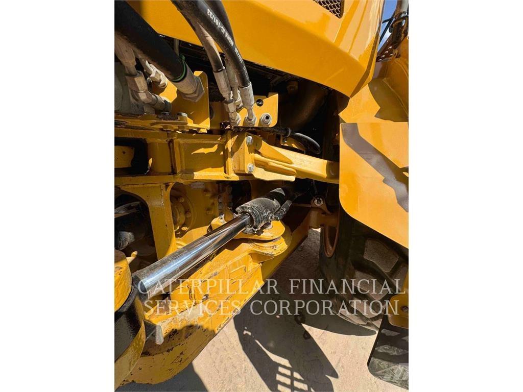CAT 725-04 アーティキュレート式ダンプトラック