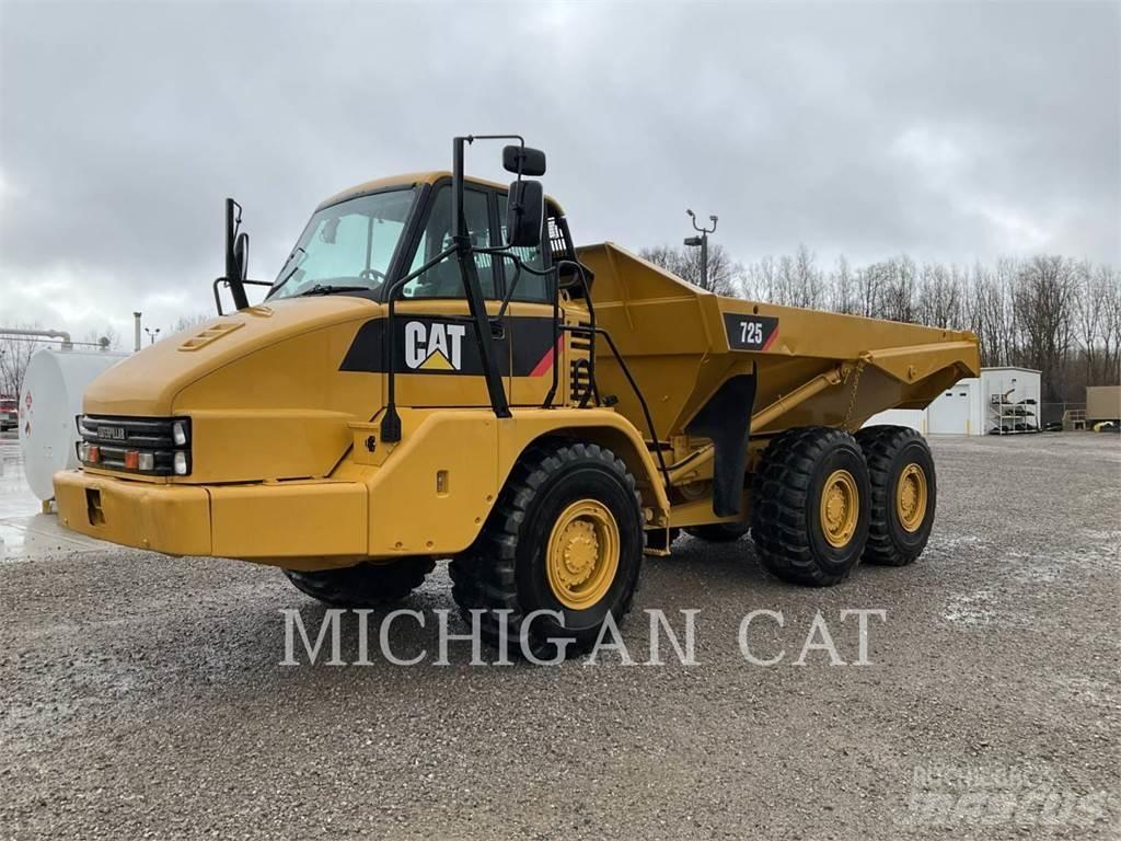 CAT 725 T アーティキュレート式ダンプトラック