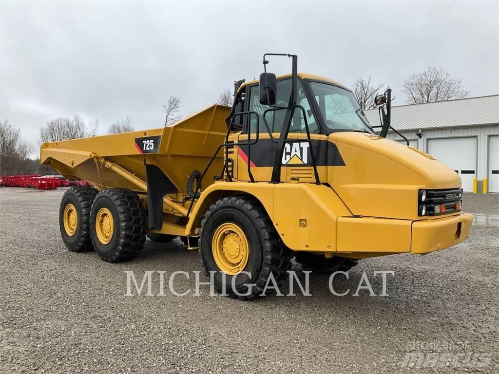 CAT 725 T アーティキュレート式ダンプトラック