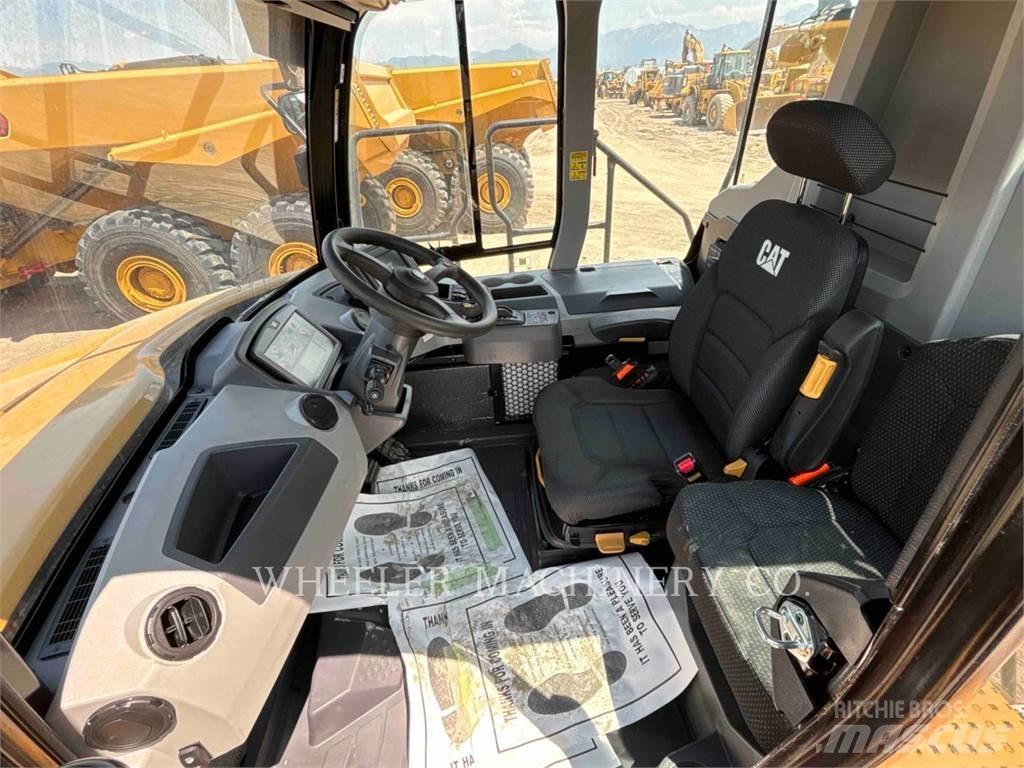 CAT 725 TG アーティキュレート式ダンプトラック