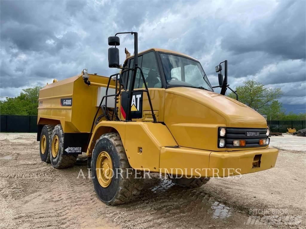 CAT 725 WT アーティキュレート式ダンプトラック