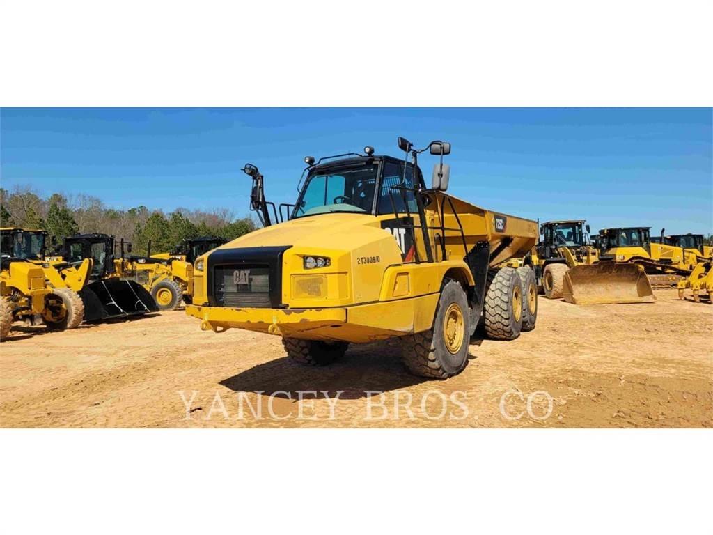 CAT 725 WT アーティキュレート式ダンプトラック