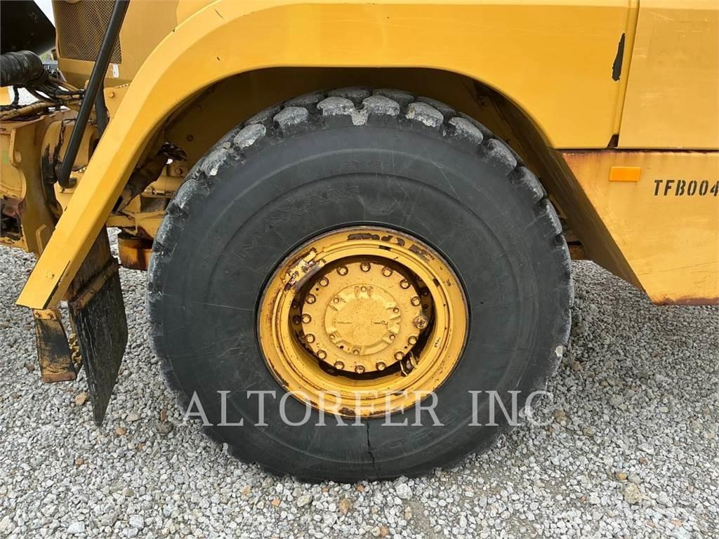 CAT 725C アーティキュレート式ダンプトラック