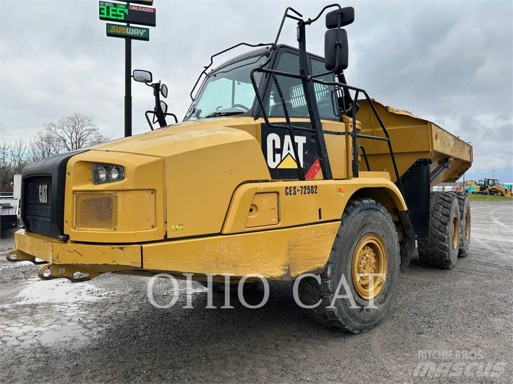 CAT 725C アーティキュレート式ダンプトラック