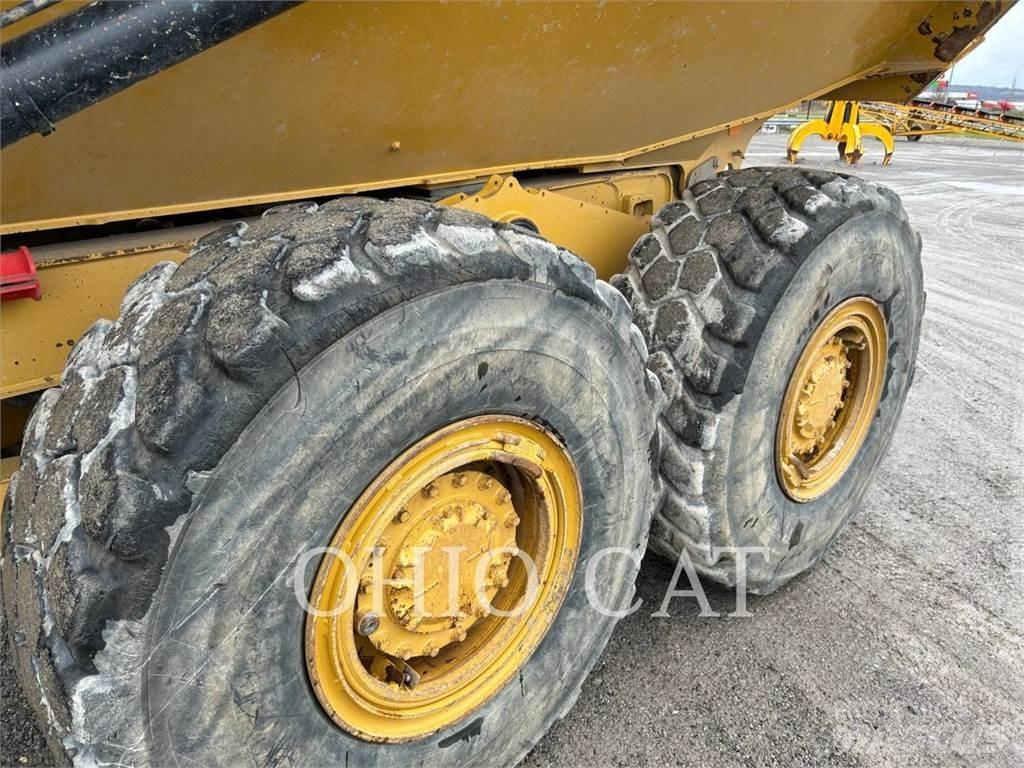CAT 725C アーティキュレート式ダンプトラック