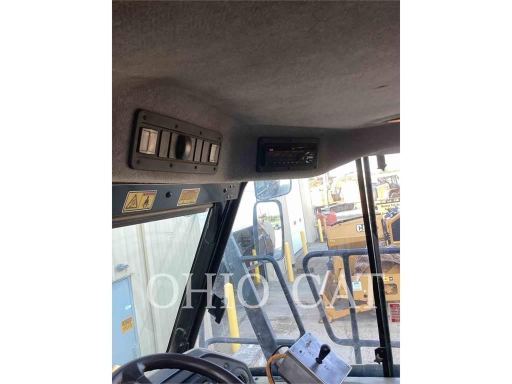 CAT 725C アーティキュレート式ダンプトラック
