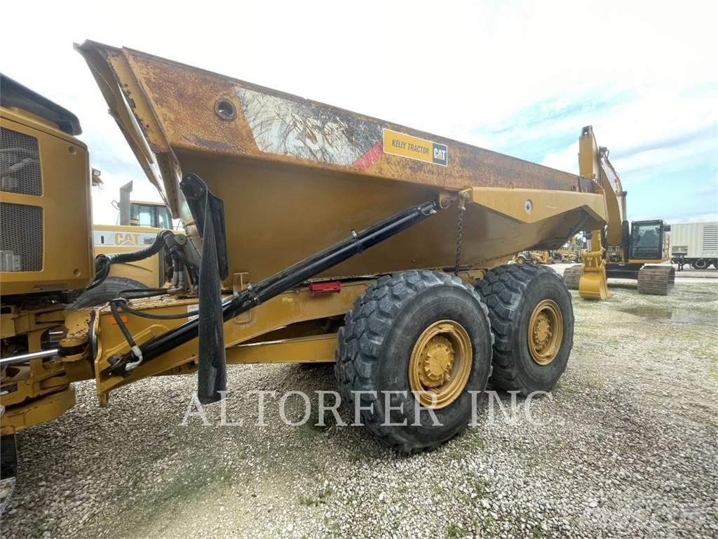 CAT 725C2 アーティキュレート式ダンプトラック