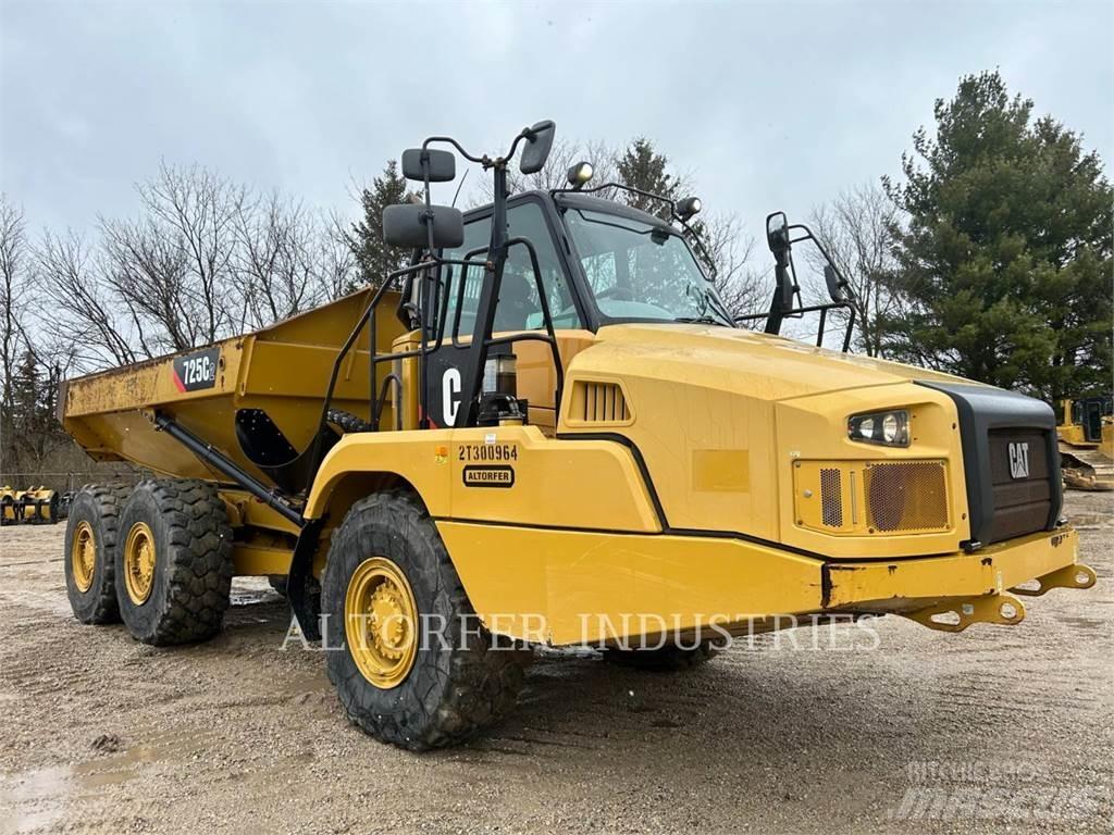 CAT 725C2 アーティキュレート式ダンプトラック