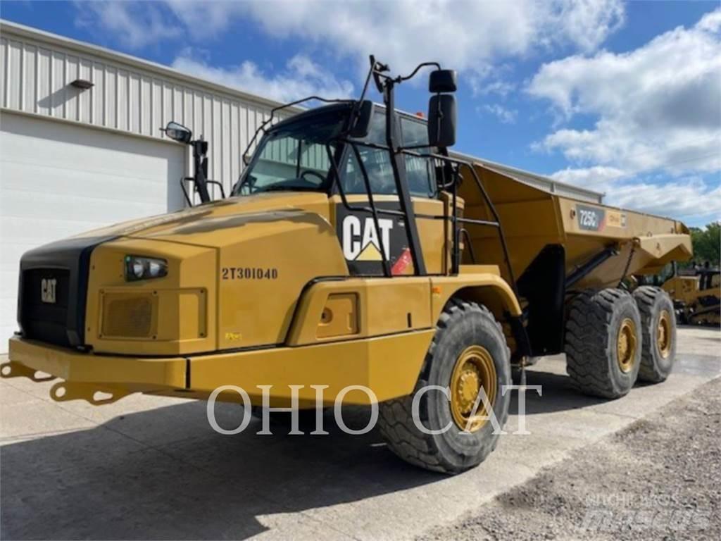 CAT 725C2 アーティキュレート式ダンプトラック