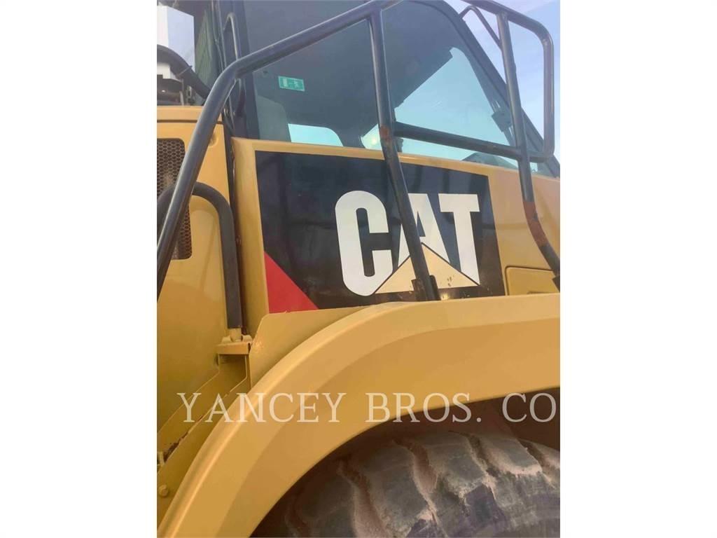 CAT 725C2 アーティキュレート式ダンプトラック