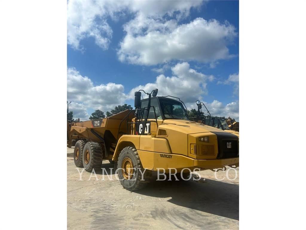 CAT 725C2 アーティキュレート式ダンプトラック