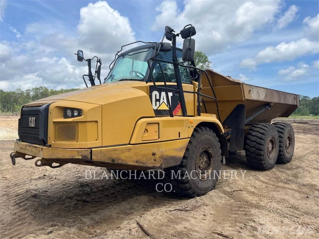 CAT 725C2 アーティキュレート式ダンプトラック