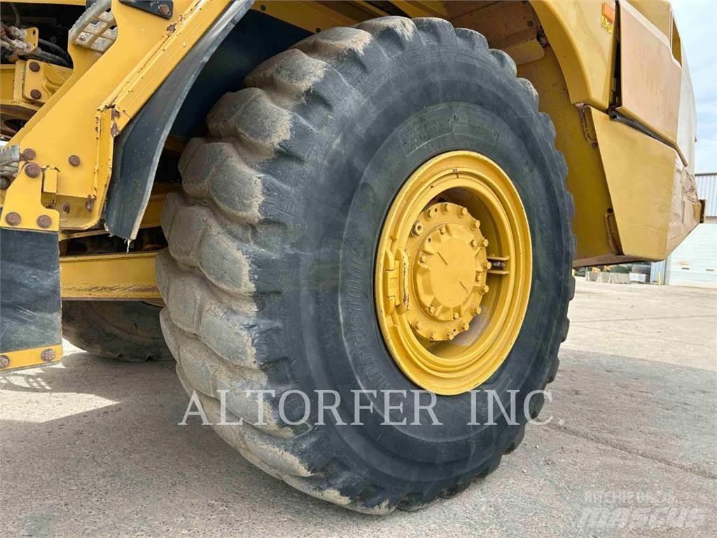 CAT 725C2 WT アーティキュレート式ダンプトラック
