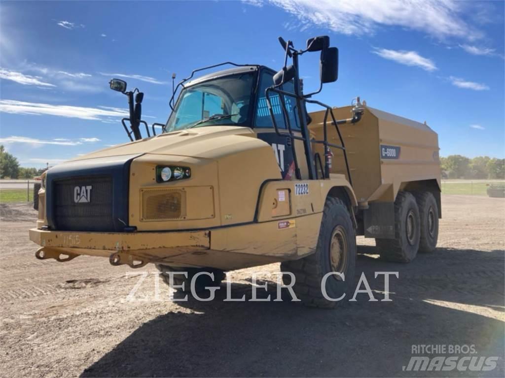 CAT 725CWT タンカートラック