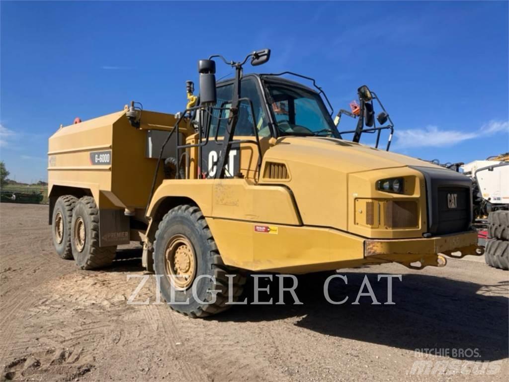 CAT 725CWT タンカートラック