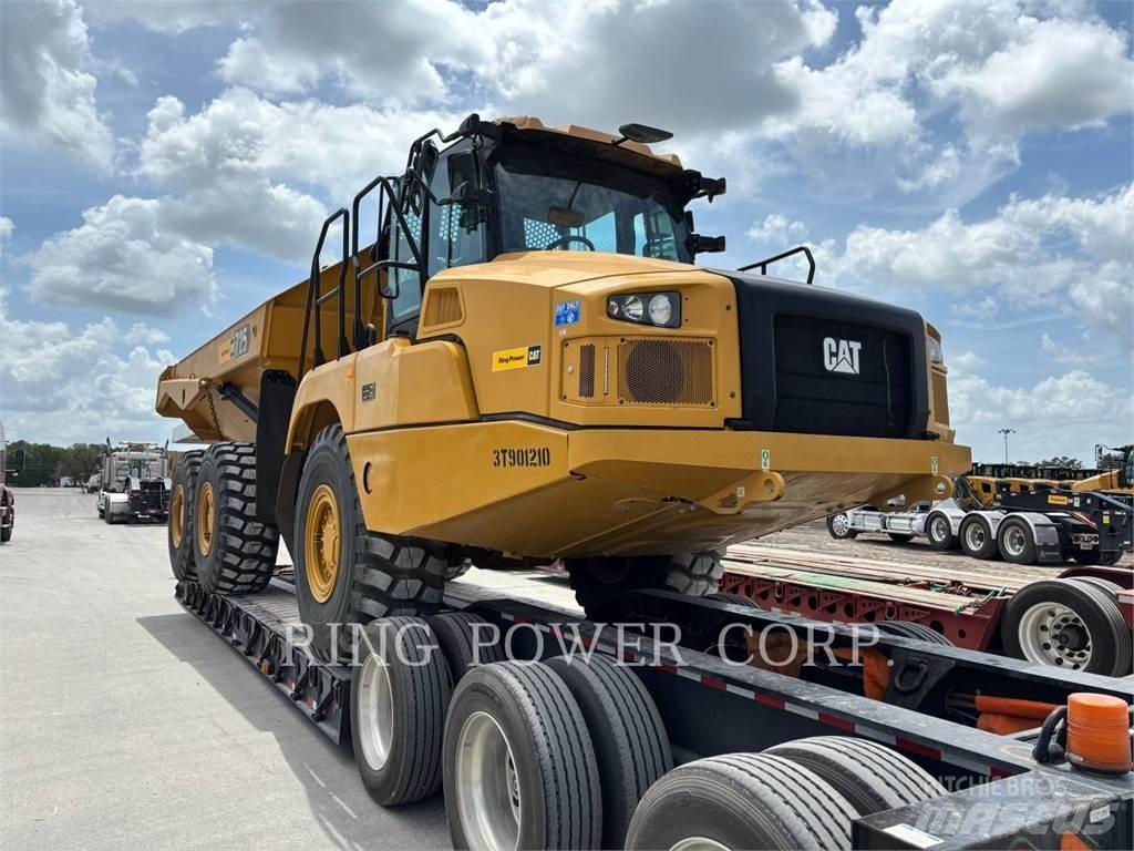CAT 725TG アーティキュレート式ダンプトラック