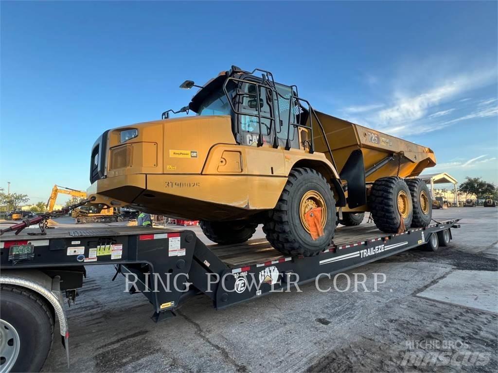 CAT 725TG アーティキュレート式ダンプトラック