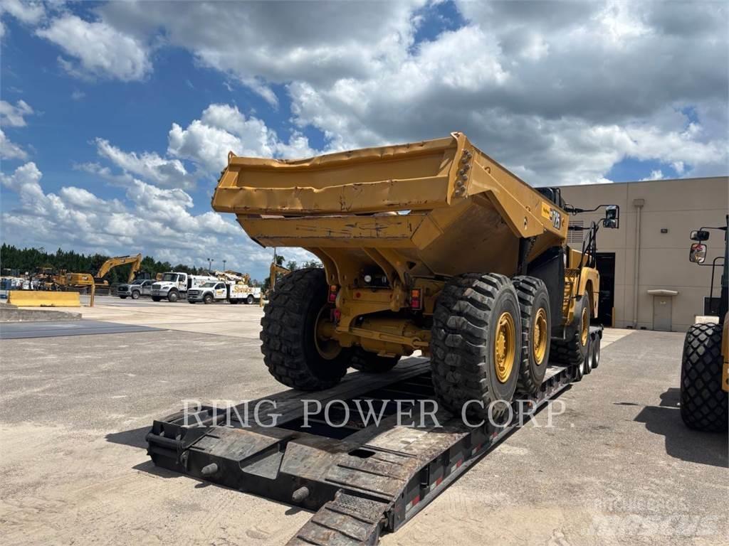 CAT 725TG アーティキュレート式ダンプトラック
