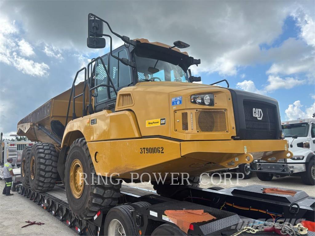 CAT 725TG アーティキュレート式ダンプトラック