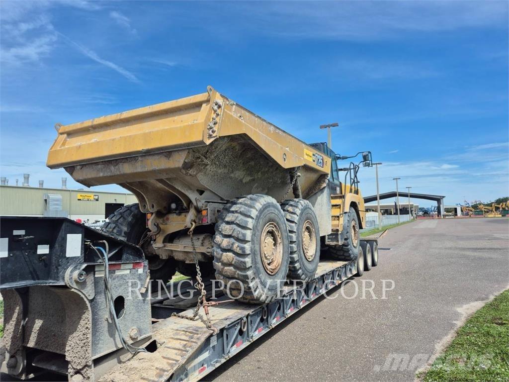 CAT 725TG アーティキュレート式ダンプトラック
