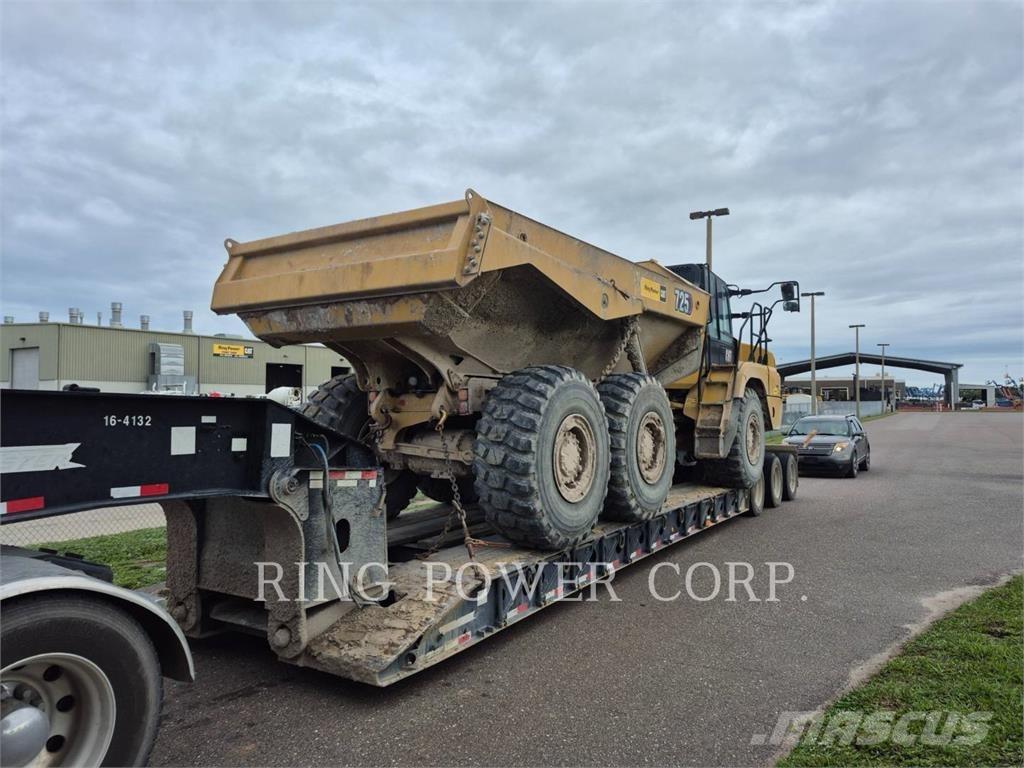 CAT 725TG アーティキュレート式ダンプトラック