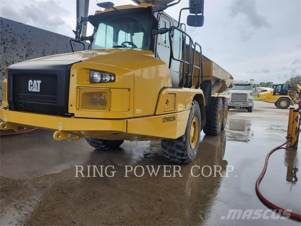 CAT 725TG アーティキュレート式ダンプトラック