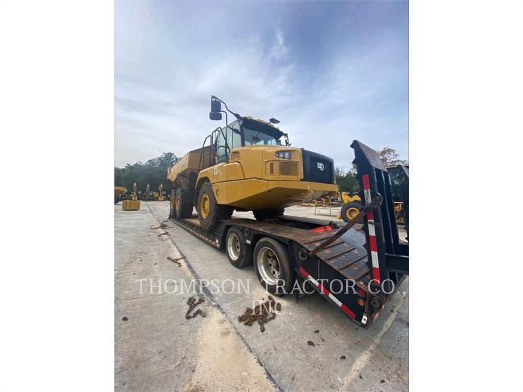 CAT 730 アーティキュレート式ダンプトラック