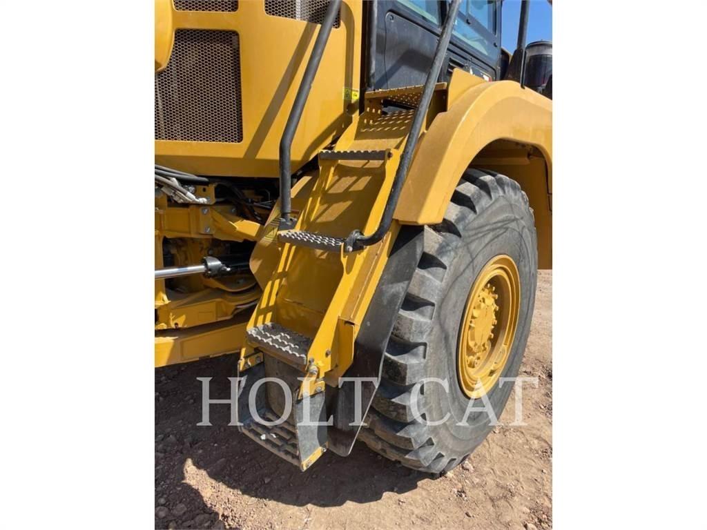 CAT 730 アーティキュレート式ダンプトラック