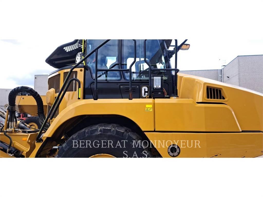CAT 730 アーティキュレート式ダンプトラック