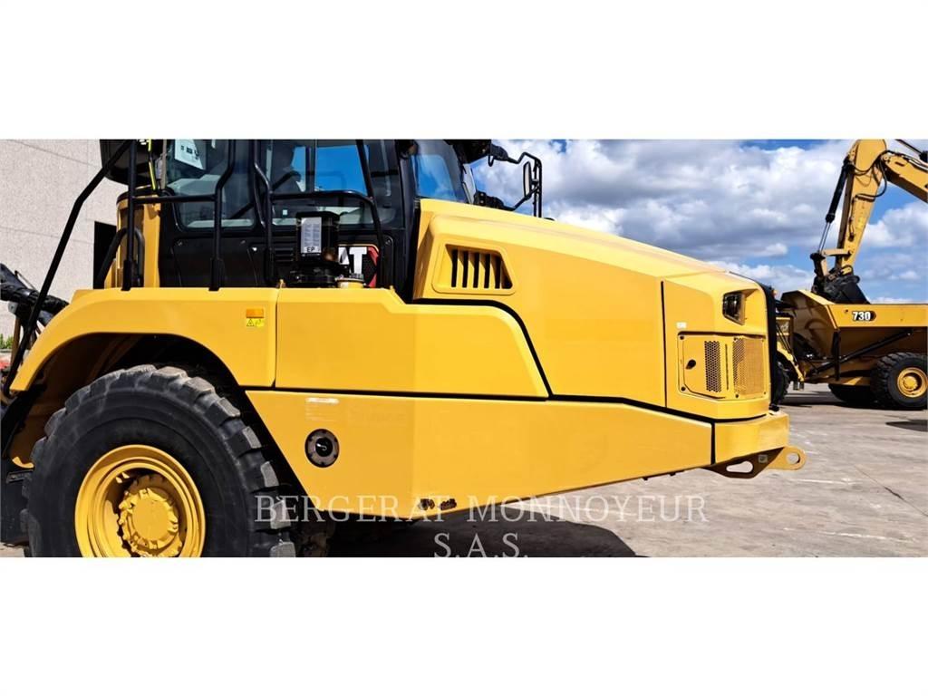 CAT 730 アーティキュレート式ダンプトラック