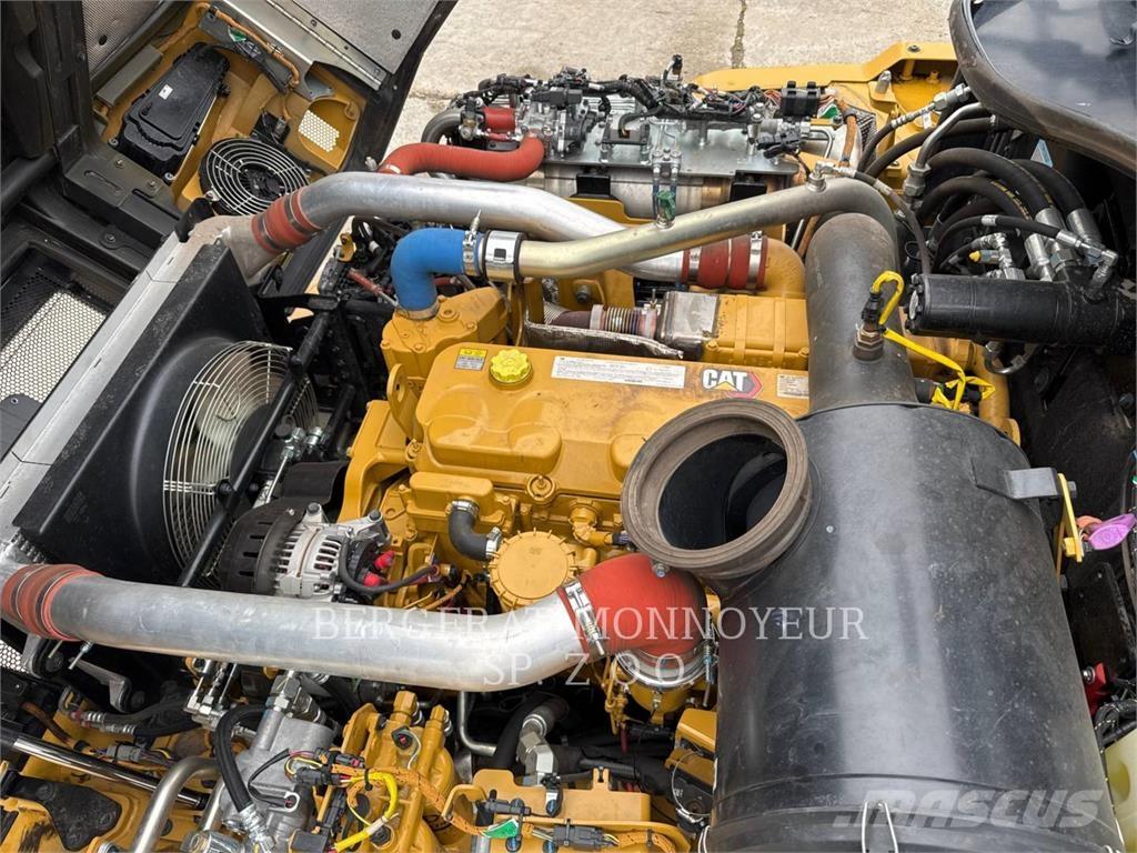 CAT 730 アーティキュレート式ダンプトラック