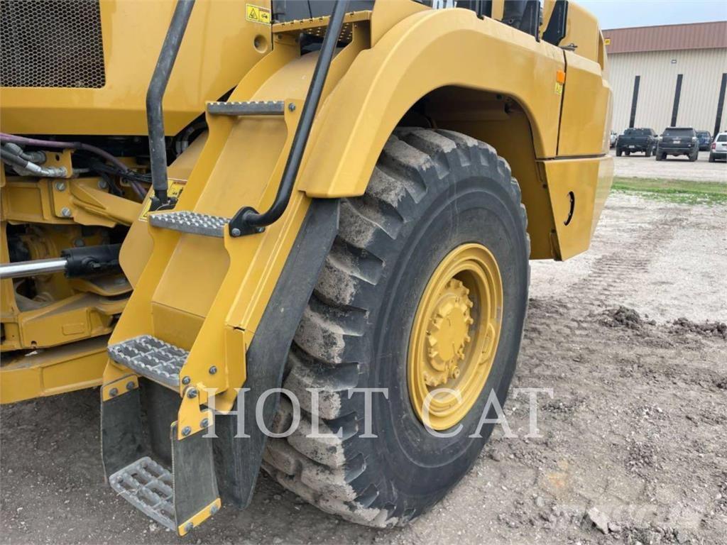CAT 730 アーティキュレート式ダンプトラック