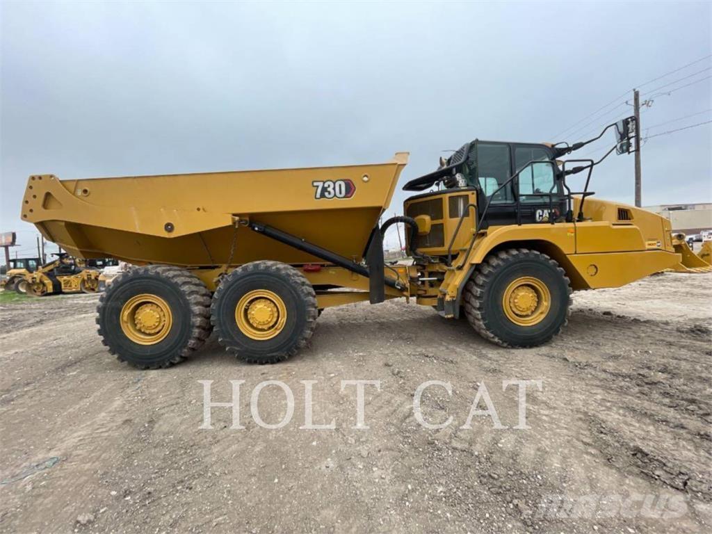 CAT 730 アーティキュレート式ダンプトラック
