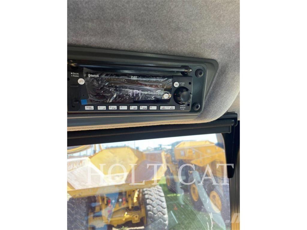 CAT 730 アーティキュレート式ダンプトラック