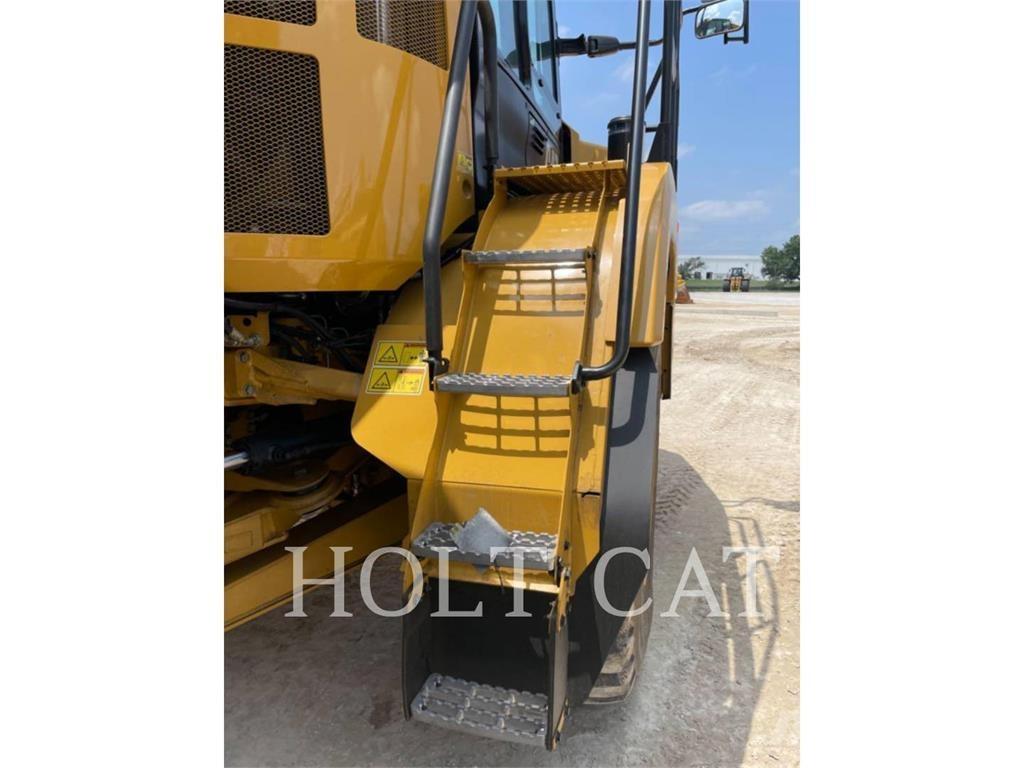 CAT 730 アーティキュレート式ダンプトラック