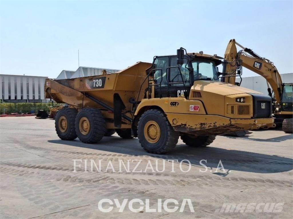 CAT 730 アーティキュレート式ダンプトラック