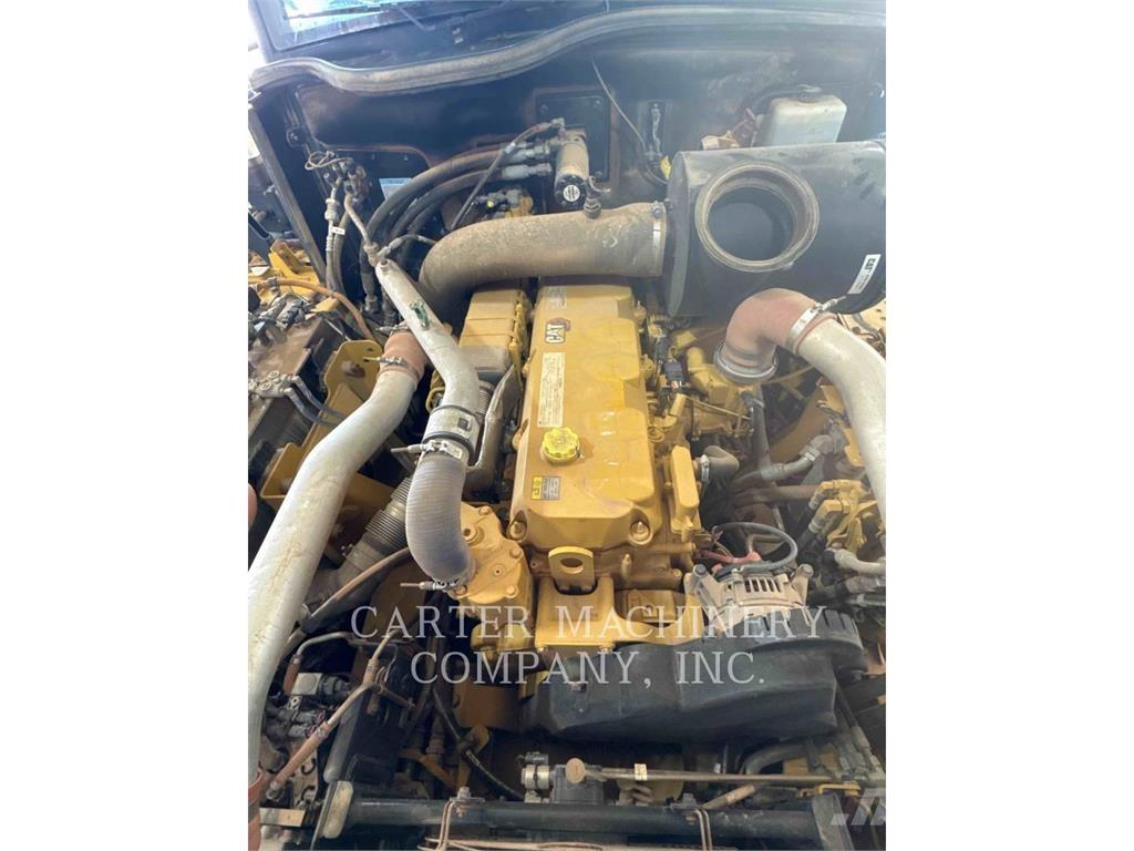 CAT 730 アーティキュレート式ダンプトラック