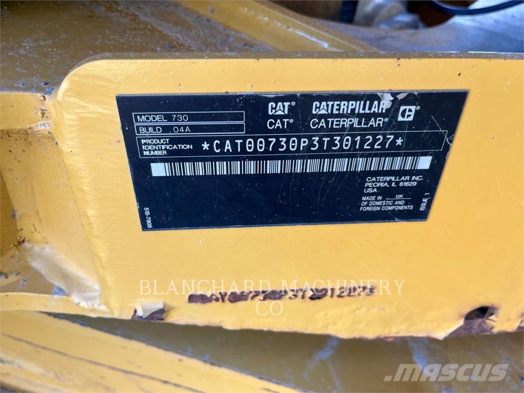 CAT 730 アーティキュレート式ダンプトラック