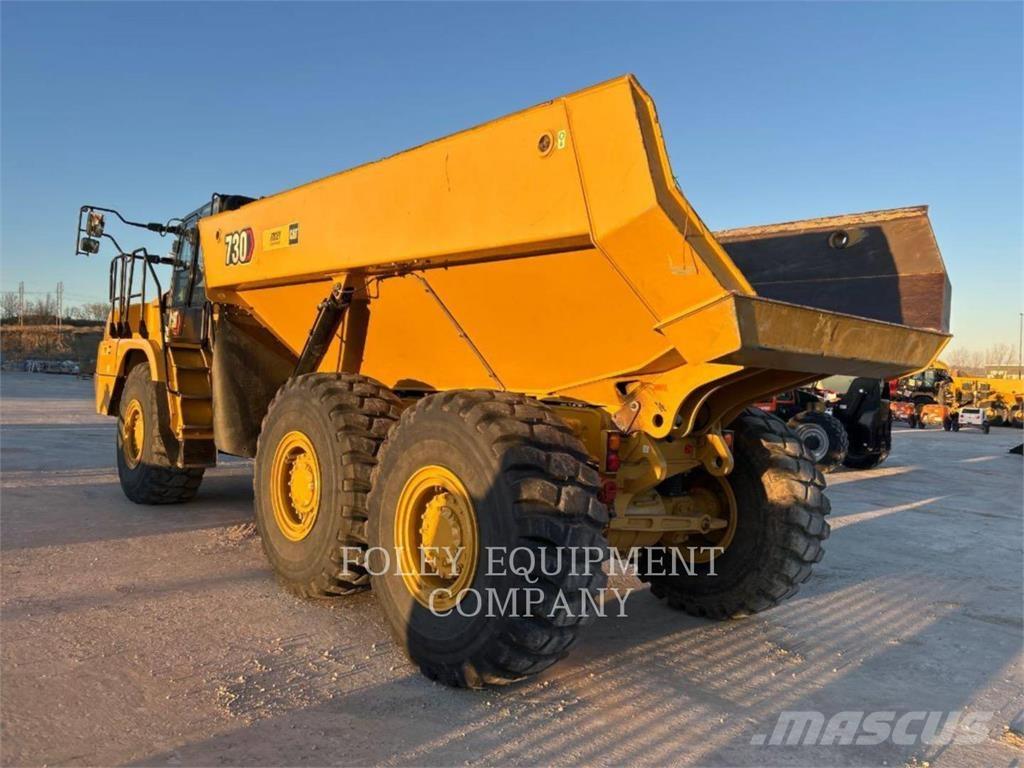CAT 730-04 アーティキュレート式ダンプトラック