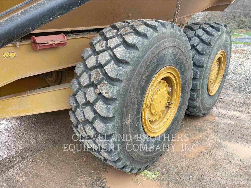CAT 730-04 アーティキュレート式ダンプトラック