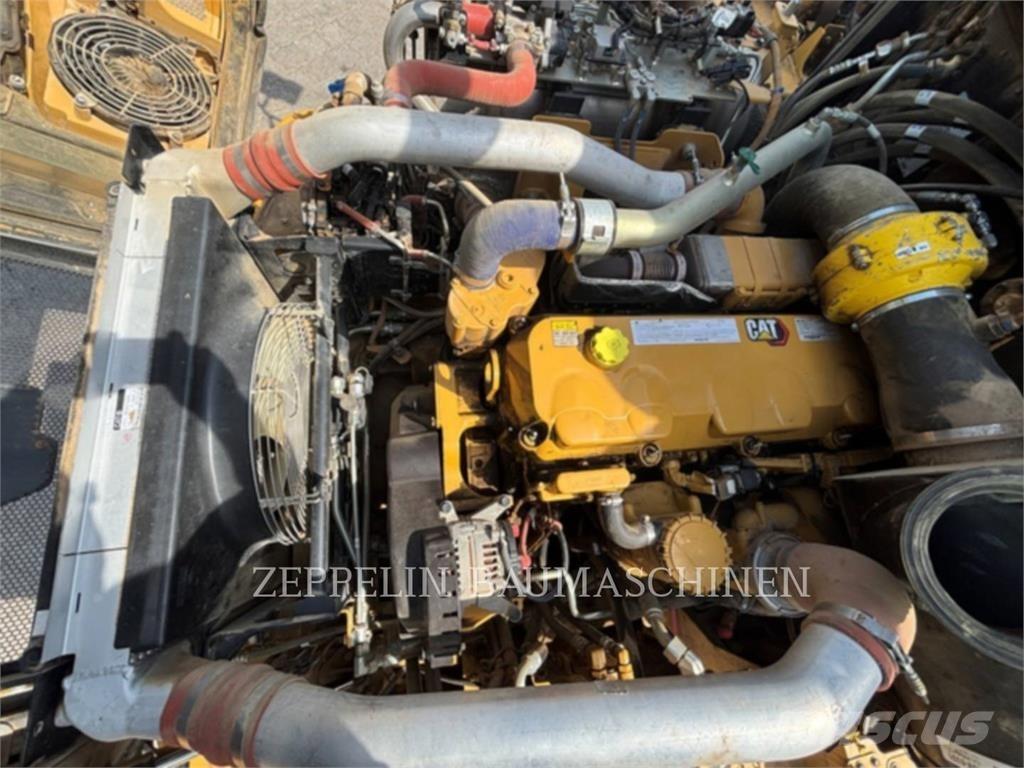 CAT 730-04A アーティキュレート式ダンプトラック