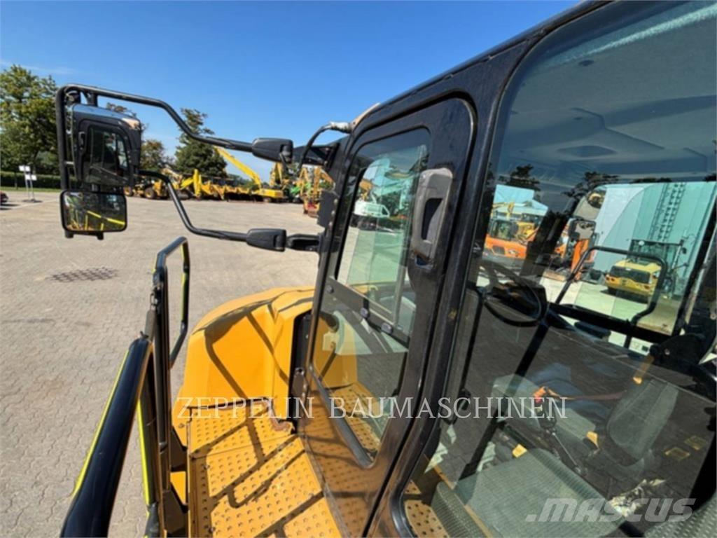 CAT 730-04A アーティキュレート式ダンプトラック