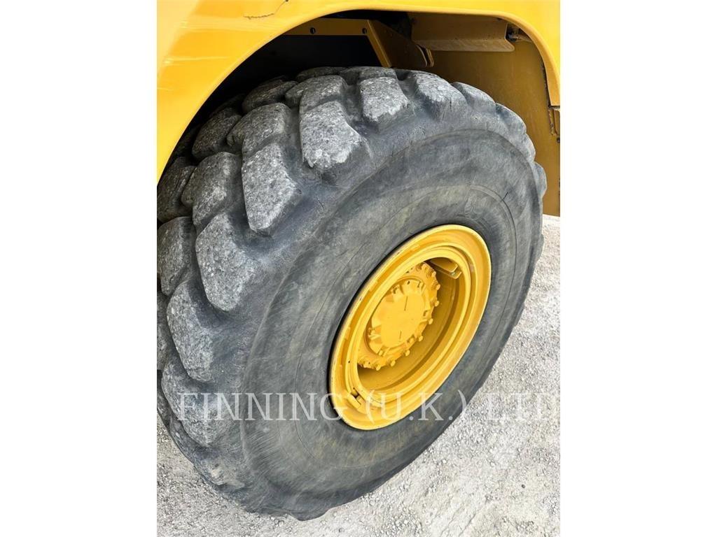 CAT 730-04A アーティキュレート式ダンプトラック