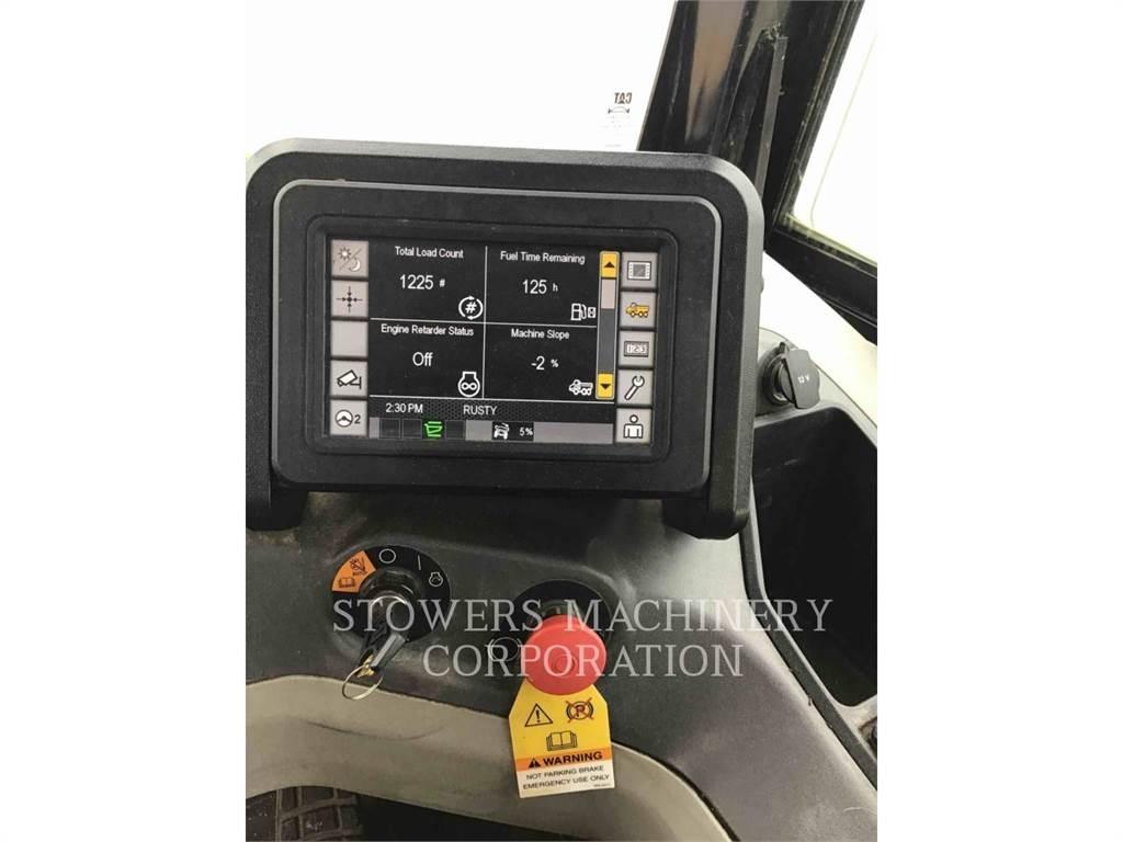 CAT 73004 アーティキュレート式ダンプトラック