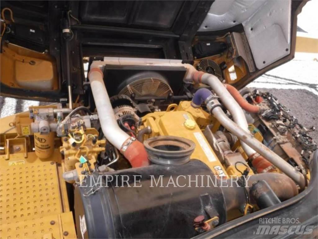 CAT 73004 アーティキュレート式ダンプトラック