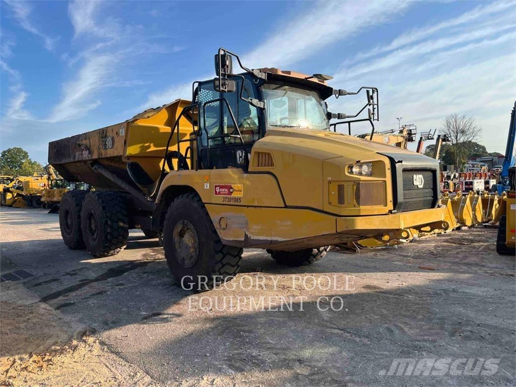 CAT 73004 アーティキュレート式ダンプトラック